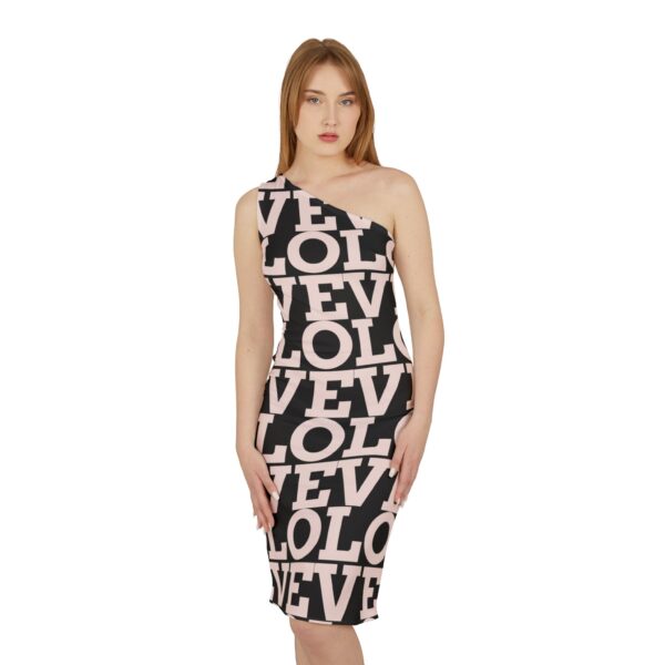 Chic One-Shoulder Dress with Bold Text Print - Image 3